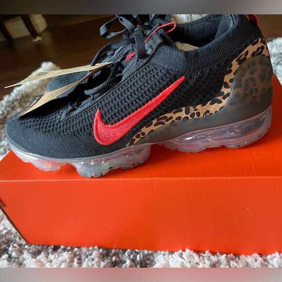 Nike flight club Womens Air Vapormax shoes black with red and leopard accents - Picture 7 of 10